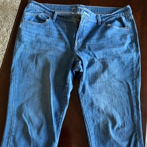 Women’s size 14 capris Old Navy the sweetheart